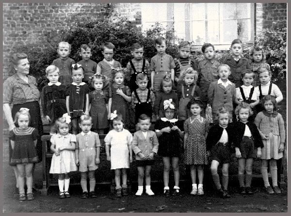La classe gardienne de Madame Gabrielle LORGE - MONFILS en 1950-1951